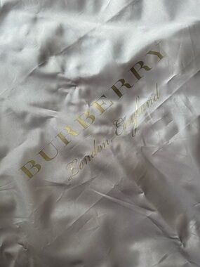 100% Authentic Burberry London England Luxurious Garment Bag British Khaki 607